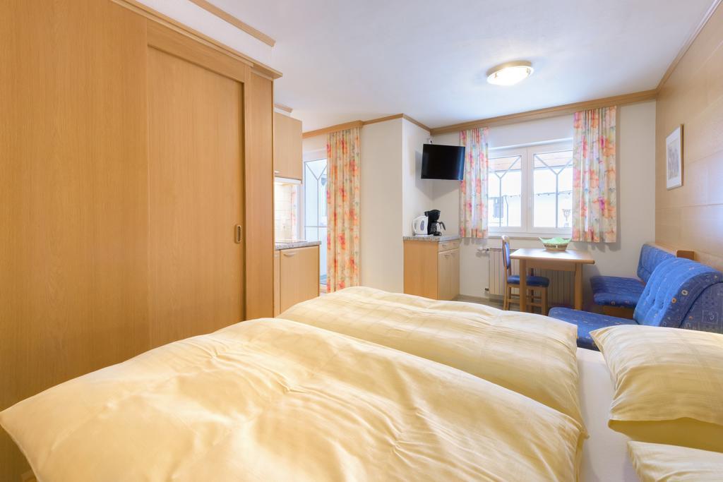 Haus Meneweger Apartment *